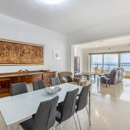 Tower Road Seafront Home, With 3br & Working Space By 360 Estates *