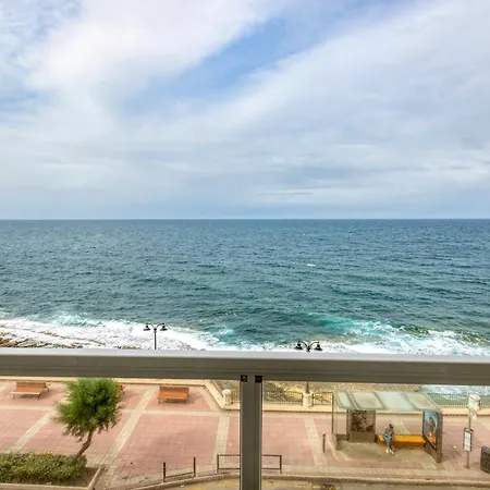 Tower Road Seafront Home, With 3br & Working Space By 360 Estates *