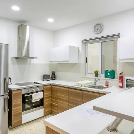 Tower Road Seafront Home, With 3br & Working Space By 360 Estates Apartment Sliema