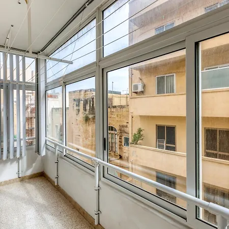 Tower Road Seafront Home, With 3br & Working Space By 360 Estates Apartment Sliema